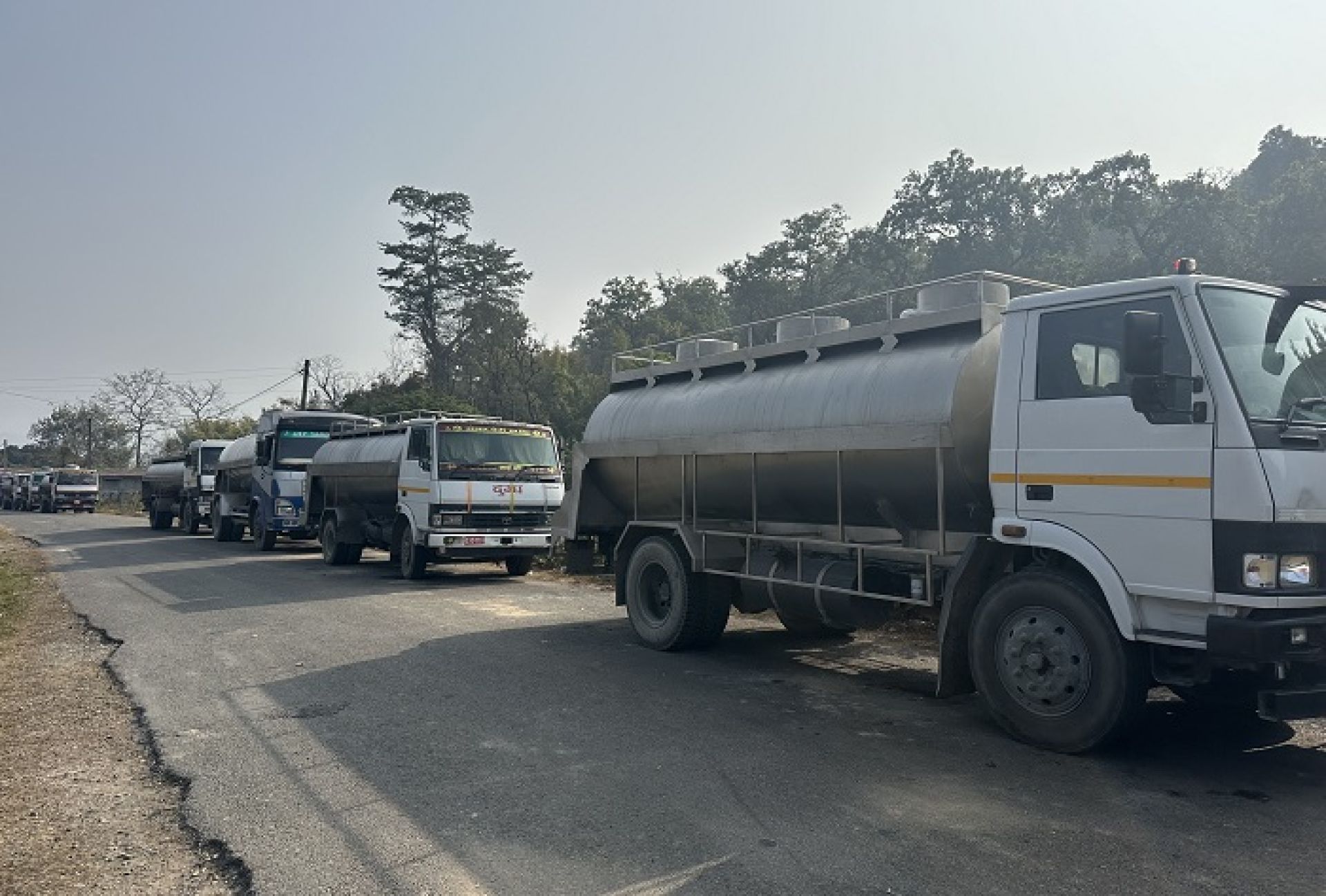 ‘मिल्क होलिडे’ हुनबाट रोक्दै चितवनका दुग्ध उद्योग